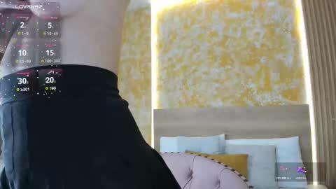 Valentina  online show from December 19, 2025, 11:50 am