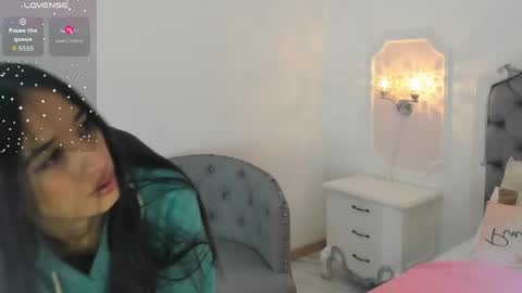 Snapshot of valentina_ross_ chatting on April 17, 2026, 12:19 pm Valentina online show from April 17, 2026, 12:19 pm