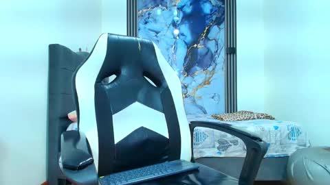 Snapshot of valentina_y_sneiderr chatting on February 23, 2026, 7:11 pm valentina_y_sneiderr online show from February 23, 2026, 7:11 pm