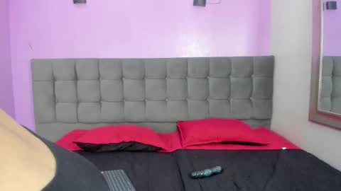 ValentinaJaramilloo online show from September 13, 2025, 2:17 pm