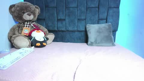 Snapshot of valentinaklean1 chatting on February 12, 2026, 5:02 am valentinaklean1 online show from February 12, 2026, 5:02 am