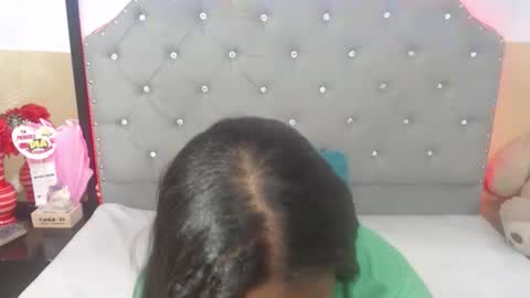 valentina vega online show from November 26, 2025, 4:46 am