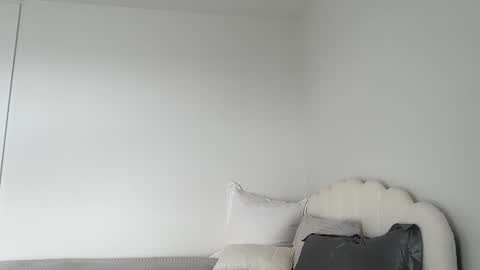 Snapshot of valentinaxo_ chatting on September 12, 2025, 12:00 am Valentina online show from September 12, 2025, 12:00 am