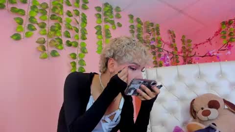 Snapshot of valentinee_xo chatting on May 31, 2026, 4:31 am valentinee_xo online show from May 31, 2026, 4:31 am