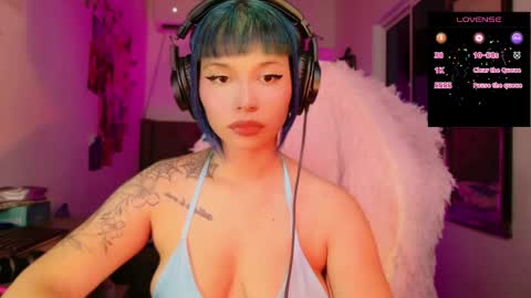 Snapshot of valentinna_5 chatting on December 21, 2025, 7:04 am Danielle Please help me to reach 300 thumbs up online show from December 21, 2025, 7:04 am