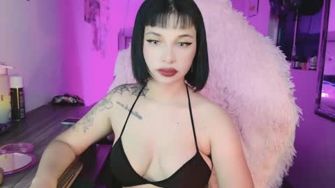 Snapshot of valentinna_5 chatting on February 3, 2026, 3:48 am Danielle Please help me to reach 300 thumbs up online show from February 3, 2026, 3:48 am