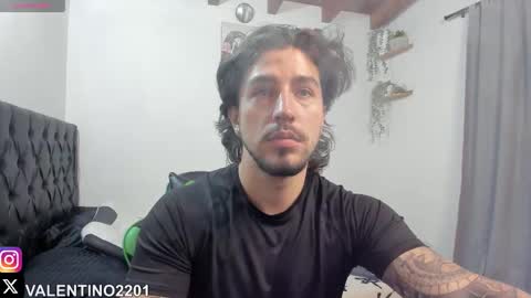 valentino online show from October 17, 2025, 12:14 am