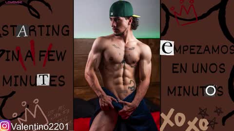 valentino online show from December 22, 2025, 3:47 am