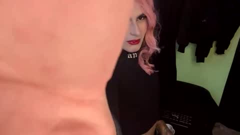 valentino_bs online show from January 8, 2026, 7:49 pm