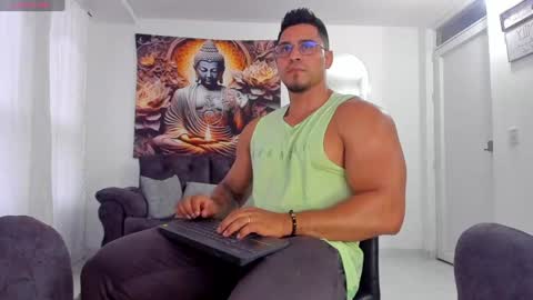 Snapshot of valentino_dossantos chatting on January 2, 2025, 10:01 pm online show from January 2, 2025, 10:01 pm