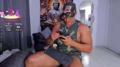 Snapshot of valentino_dossantos chatting on February 25, 2025, 10:18 pm online show from February 25, 2025, 10:18 pm
