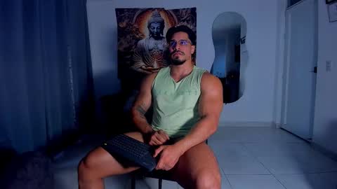 Snapshot of valentino_dossantos chatting on September 24, 2025, 10:02 pm online show from September 24, 2025, 10:02 pm