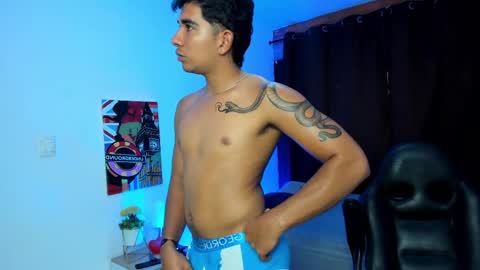 VALENTINO MOURA online show from February 19, 2025, 3:16 pm