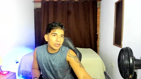 VALENTINO MOURA online show from February 28, 2025, 12:09 pm