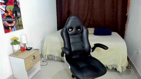 VALENTINO MOURA online show from March 7, 2025, 12:12 pm