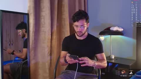 Snapshot of valentinoford chatting on December 22, 2025, 9:01 pm Valentino online show from December 22, 2025, 9:01 pm