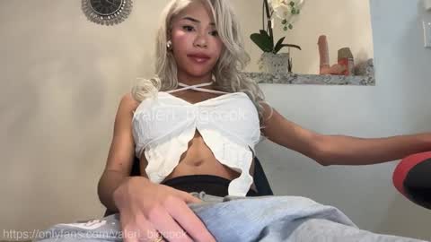 Snapshot of valeri_bigcock chatting on January 14, 2026, 8:20 am valeri_bigcock online show from January 14, 2026, 8:20 am