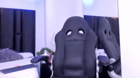 valeri_tafur online show from January 29, 2025, 7:53 pm