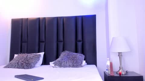 valeri_tafur online show from February 6, 2025, 2:15 pm