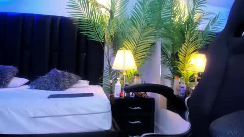 valeri_tafur online show from September 29, 2025, 11:09 pm