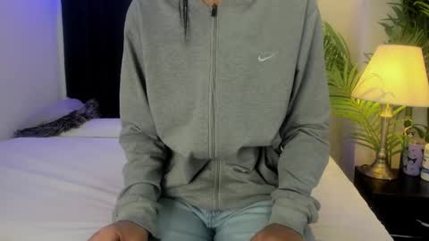 valeri_tafur online show from November 3, 2025, 11:00 am