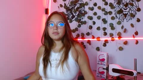 Snapshot of valeria_cherry chatting on December 5, 2024, 5:37 am valeria online show from December 5, 2024, 5:37 am