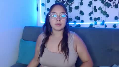 Snapshot of valeria_cherry chatting on January 3, 2025, 4:11 am valeria online show from January 3, 2025, 4:11 am