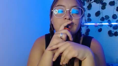 Snapshot of valeria_cherry chatting on January 19, 2025, 11:12 am valeria online show from January 19, 2025, 11:12 am