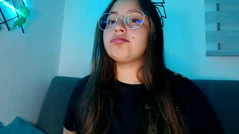 Snapshot of valeria_cherry chatting on September 12, 2025, 5:18 am valeria online show from September 12, 2025, 5:18 am