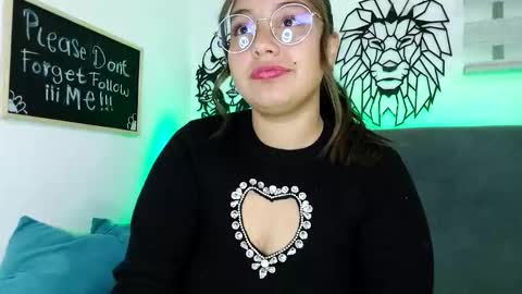Snapshot of valeria_cherry chatting on October 8, 2025, 12:08 am valeria online show from October 8, 2025, 12:08 am