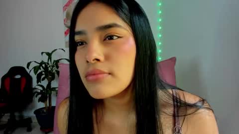 valeria_miller69 online show from October 30, 2025, 3:02 pm