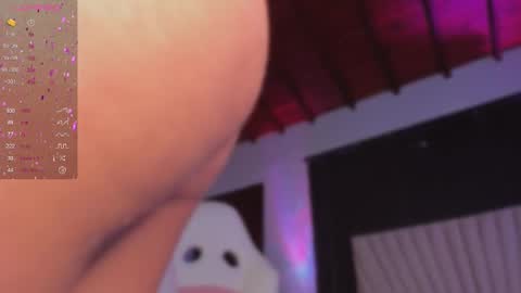 Snapshot of valeria_uribe22 chatting on February 14, 2025, 11:53 pm    online show from February 14, 2025, 11:53 pm