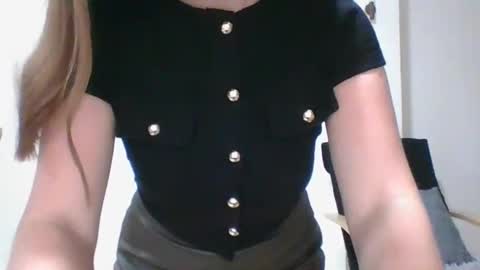 valeriafrannco online show from November 6, 2025, 5:30 am