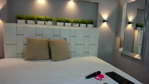 Snapshot of valeriagarciax chatting on November 11, 2025, 12:05 pm ValeriaGarciax online show from November 11, 2025, 12:05 pm