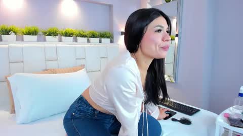 Snapshot of valeriagarciax chatting on November 21, 2025, 12:04 pm ValeriaGarciax online show from November 21, 2025, 12:04 pm