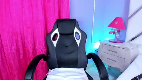 valeriajacobs online show from October 11, 2025, 11:53 am