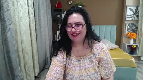 valeriasmiths online show from May 31, 2026, 5:59 am