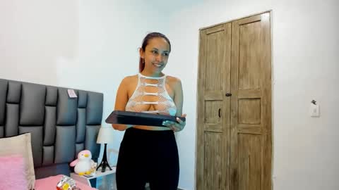 Valeria  online show from December 20, 2025, 5:53 pm