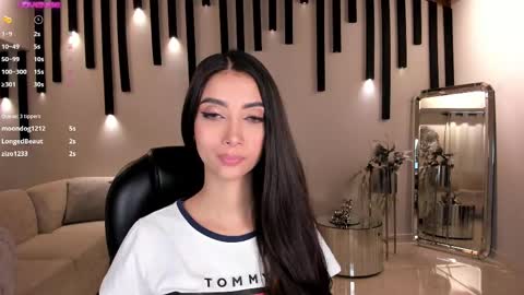 Snapshot of valeriavelvet chatting on February 11, 2025, 6:33 pm Vale online show from February 11, 2025, 6:33 pm