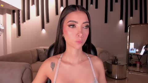 Snapshot of valeriavelvet chatting on February 15, 2025, 11:50 am Vale online show from February 15, 2025, 11:50 am