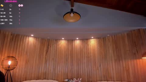 Snapshot of valeriavelvet chatting on February 18, 2025, 2:59 pm Vale online show from February 18, 2025, 2:59 pm