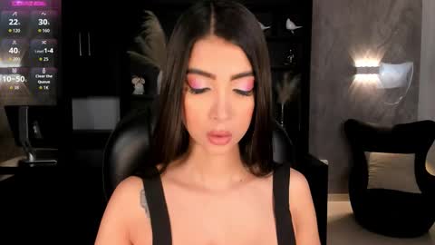 Snapshot of valeriavelvet chatting on November 8, 2025, 12:16 pm Vale online show from November 8, 2025, 12:16 pm