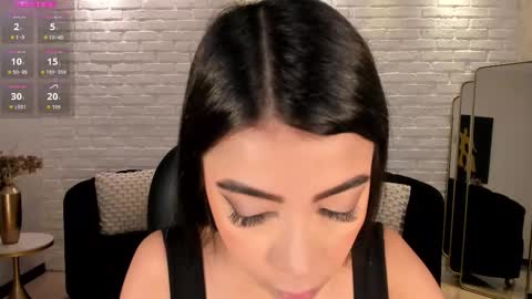 Snapshot of valeriavelvet chatting on November 10, 2025, 12:04 pm Vale online show from November 10, 2025, 12:04 pm