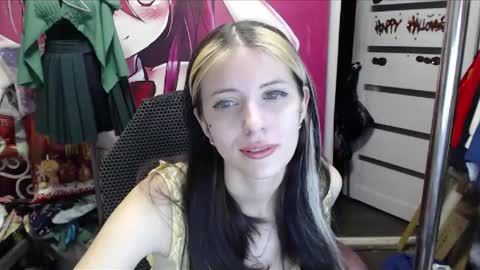 Snapshot of valeriaxkiss chatting on February 4, 2026, 4:35 pm ValeriaXKiss online show from February 4, 2026, 4:35 pm