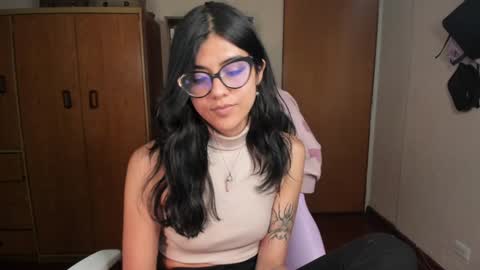 Val  online show from February 6, 2025, 2:55 am