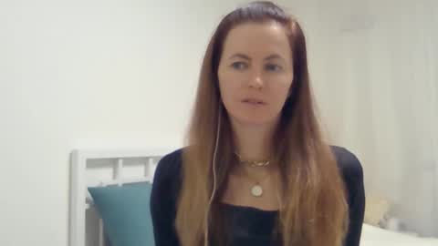 valerie_rose777 online show from October 18, 2025, 7:03 pm