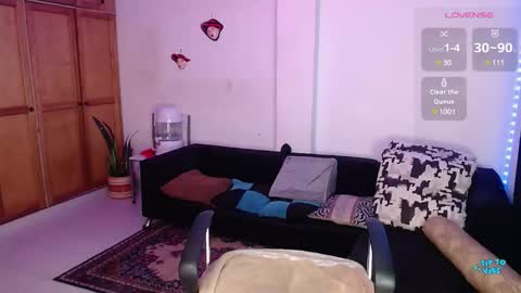 Snapshot of valerie_smile chatting on February 10, 2025, 10:51 pm Valerie online show from February 10, 2025, 10:51 pm