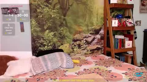 Snapshot of valerie_smile chatting on March 18, 2026, 4:43 pm Valerie online show from March 18, 2026, 4:43 pm