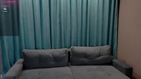 Snapshot of valeriejackson_ chatting on December 15, 2025, 2:10 pm Morry online show from December 15, 2025, 2:10 pm