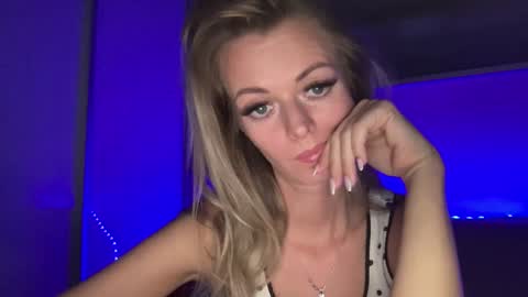 Snapshot of valerieluvsugar chatting on March 3, 2025, 9:15 pm Valerie online show from March 3, 2025, 9:15 pm